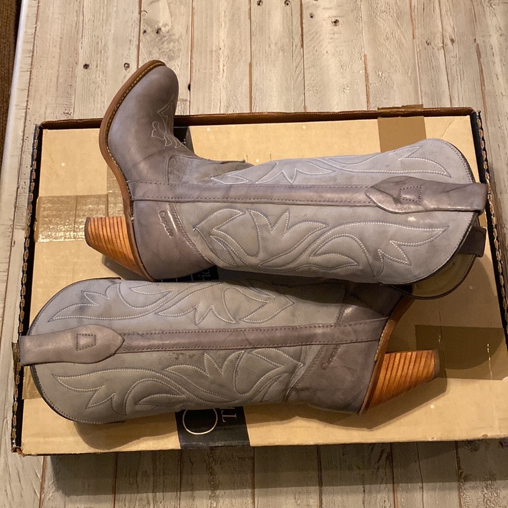 Capezio Womens Cowboy Boots SIZE 6M L342 Gray W/Stitching Heel Light Wear NICE!!